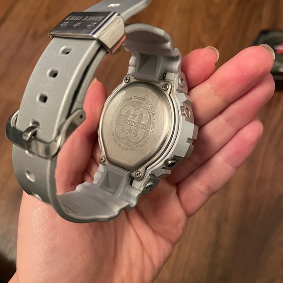 Casio G-Shock Silver Watch - Picture 5 of 5